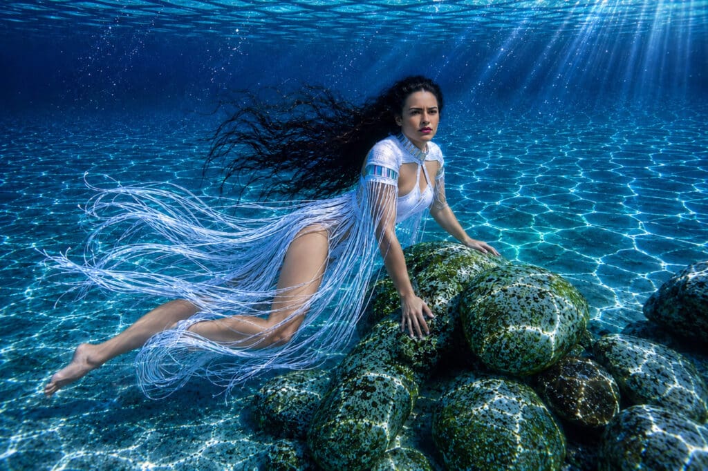 Shannon Scott underwater at Rainbow Springs State Park in Florida wearing a handmade ALTYSAN fringe dress, photographed by Tobi Rose Photography