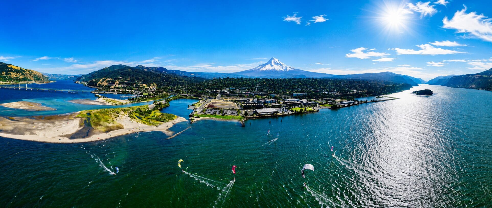 Windsurfers on the Columbia River in Hood River, Oregon, in the Columbia River Gorge